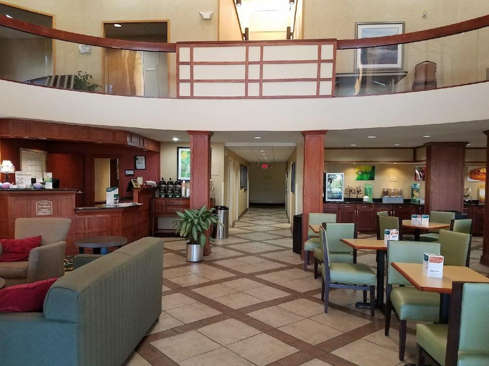 Quality Inn Каслтон Екстер'єр фото