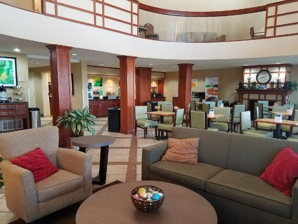 Quality Inn Каслтон Екстер'єр фото