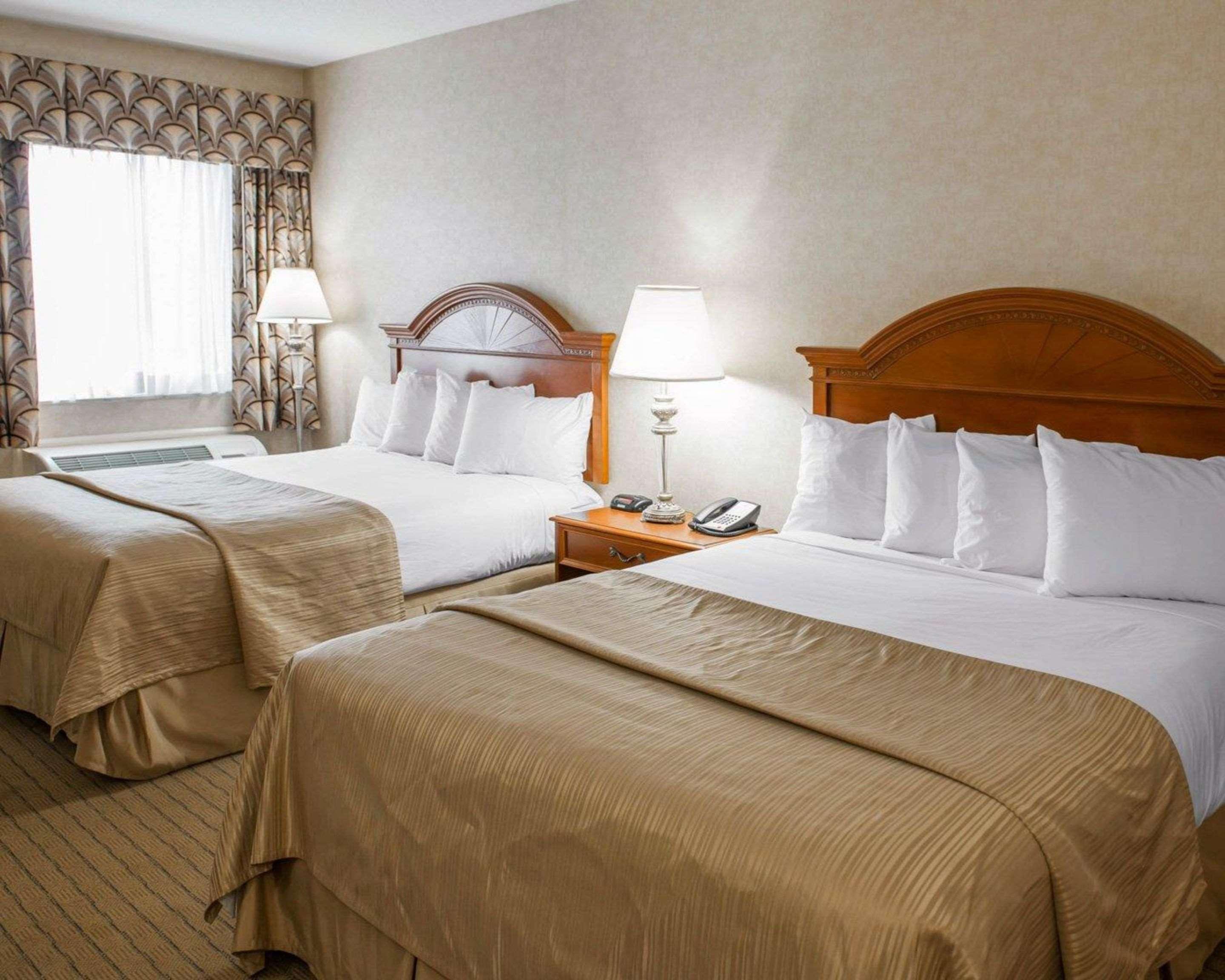 Quality Inn Каслтон Екстер'єр фото