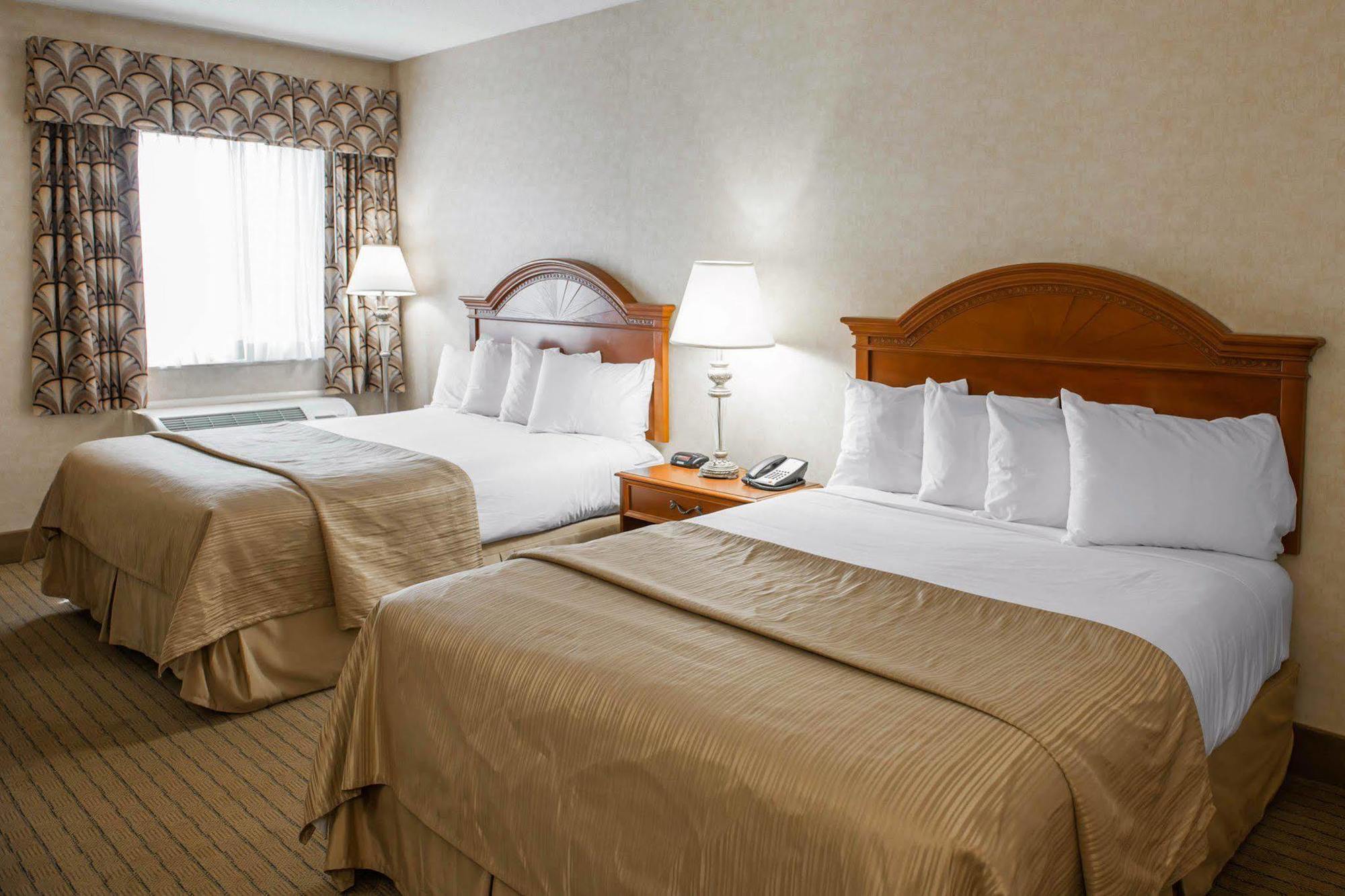 Quality Inn Каслтон Екстер'єр фото