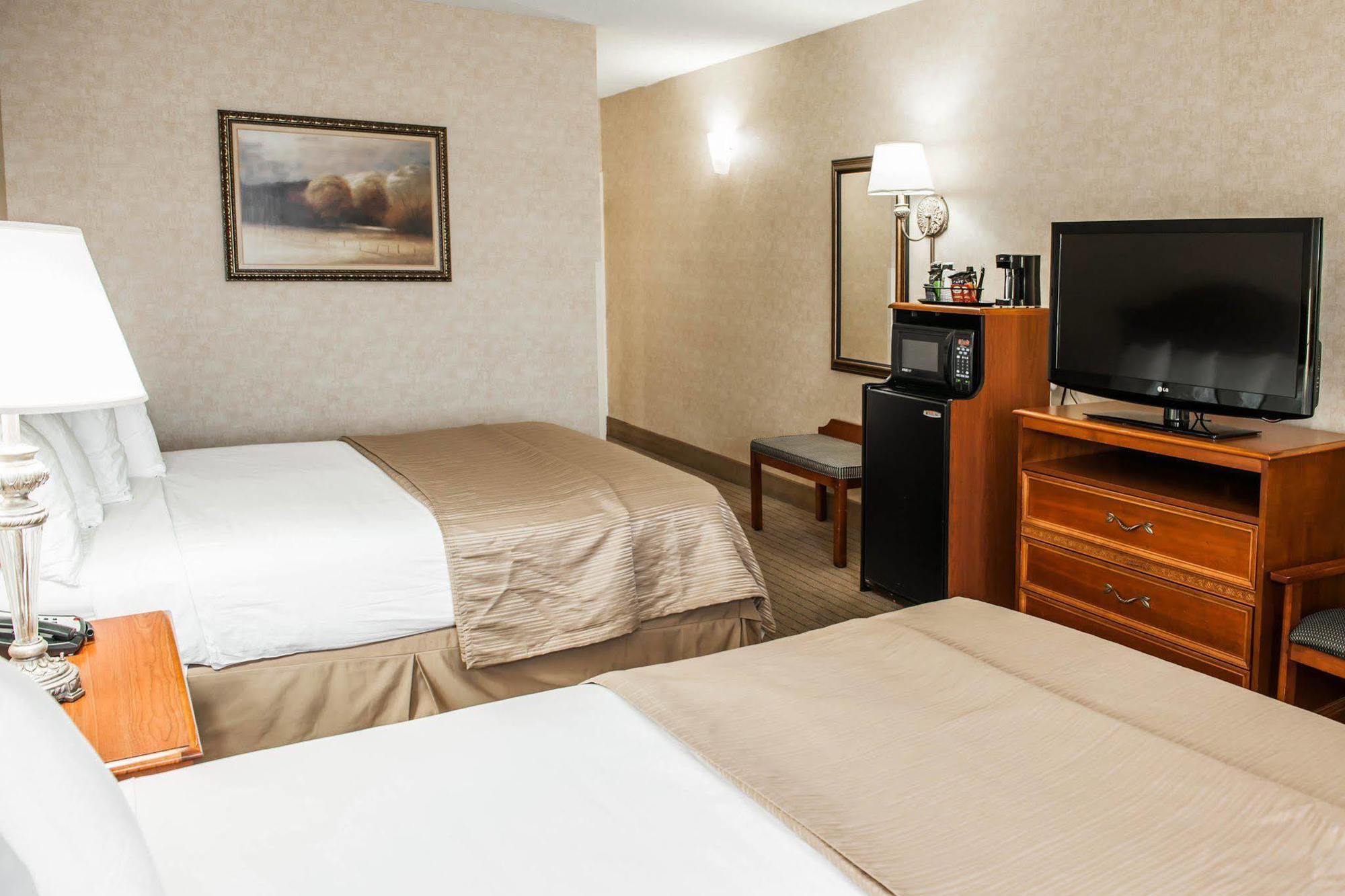 Quality Inn Каслтон Екстер'єр фото