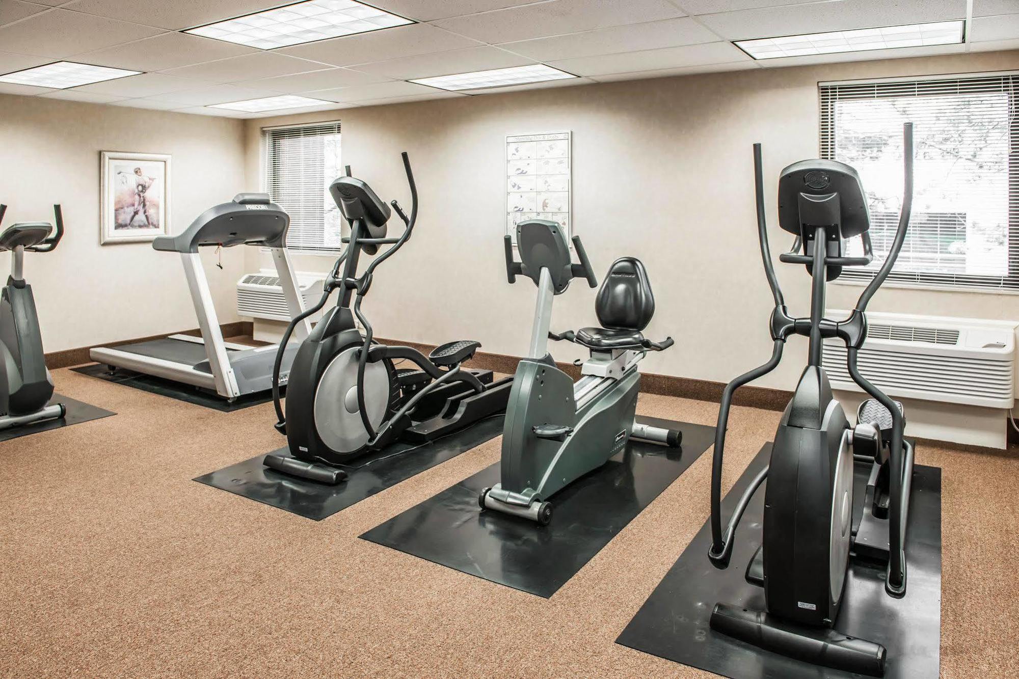 Quality Inn Каслтон Екстер'єр фото
