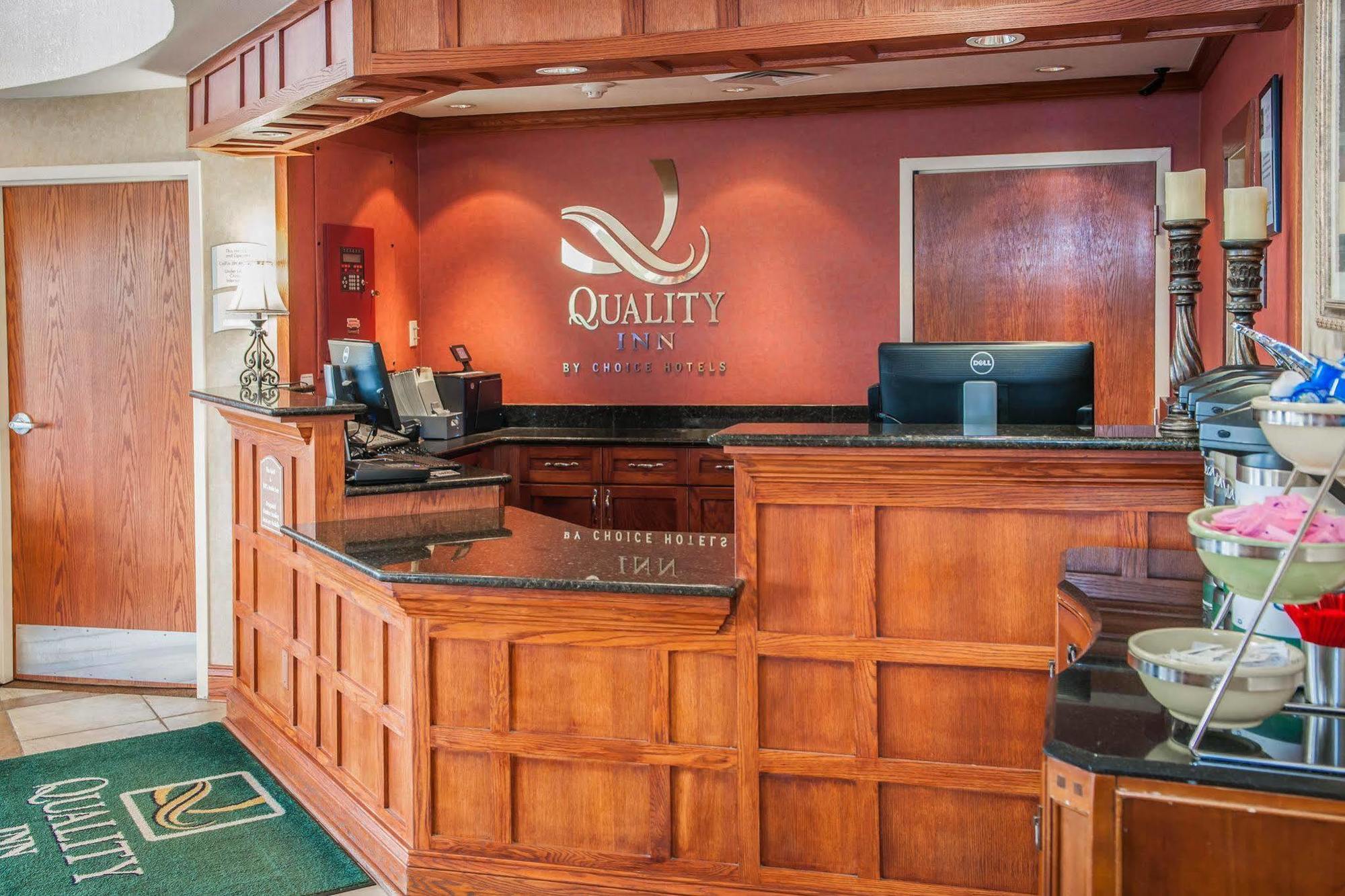 Quality Inn Каслтон Екстер'єр фото